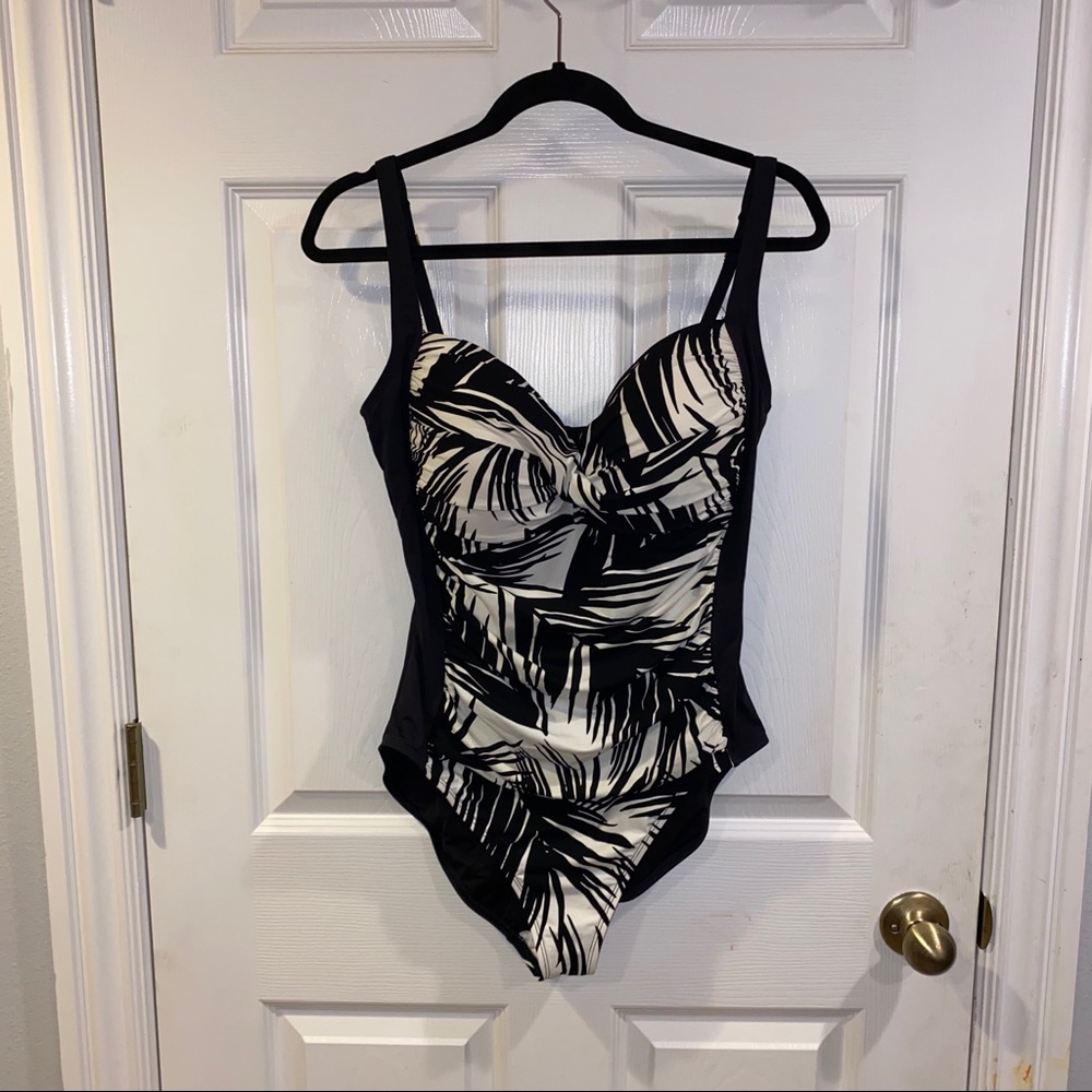 La Blanca Palm Print One Piece Swimsuit